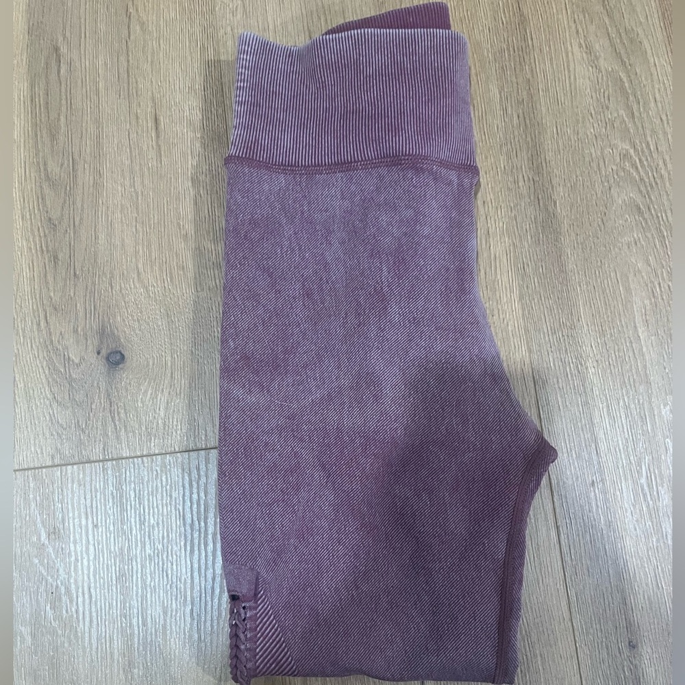 Offline maroon leggings. Size medium